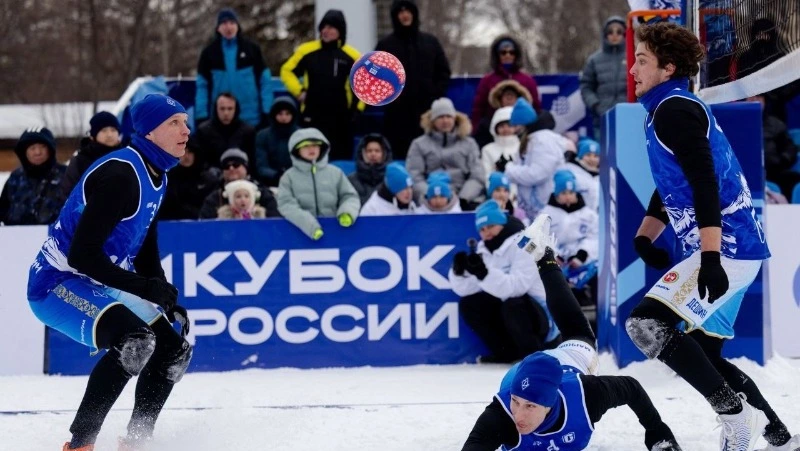 В Южно-Сахалинске завершили этап Кубка России по волейболу на снегу