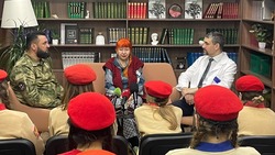 Ветеран ВОВ провела беседу о любви к Родине со школьниками Сахалина 
