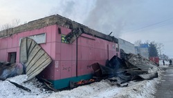 Возможную причину пожара в бывшей сауне «Галактика» в Луговом назвал местный житель