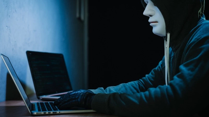 Четверо жителей Сахалина потеряли 150 тысяч рублей после общения с мошенниками