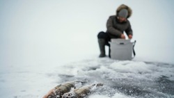 Жителям Сахалина назвали безопасный участок для зимней рыбалки 3 февраля