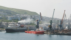 Паромную переправу Холмск – Ванино закроют из-за 5-метровых волн в Татарском проливе