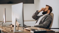 Опрос: больше 50% жителей Сахалина вынуждены работать сверхурочно