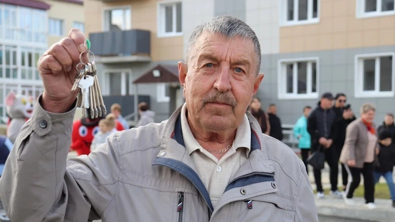 Свыше 70 семей получили ключи от нового жилья в Холмском районе