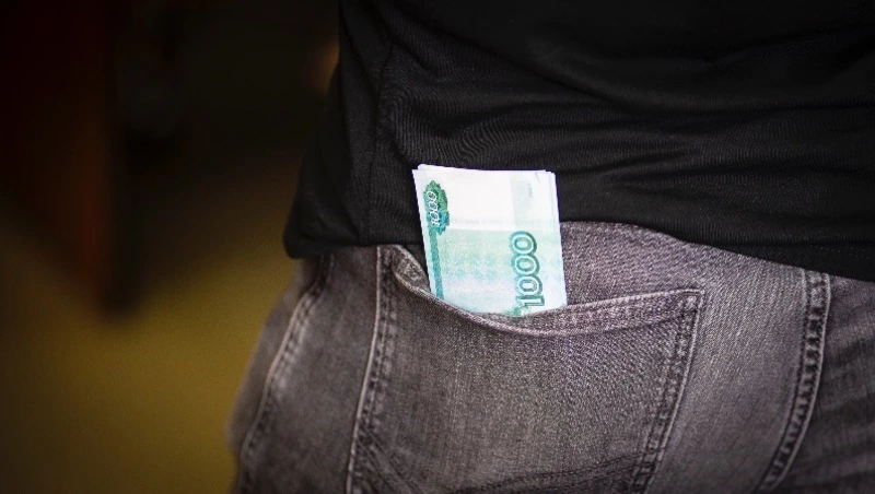 Жительница Шахтерска обокрала пенсионера прямо у него в гостях