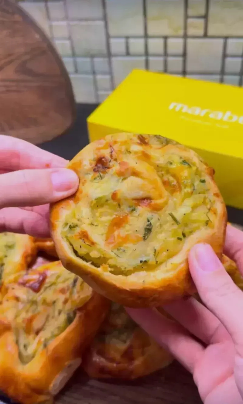 Для тех, кто не любит возиться с тестом: блогер с Сахалина поделилась рецептом ленивых пирожков