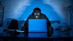 Жители Сахалина потеряли более полумиллиона рублей на мошеннических схемах