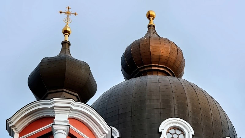 Прощеное воскресенье 2025: какого числа, у кого и как просить прощения