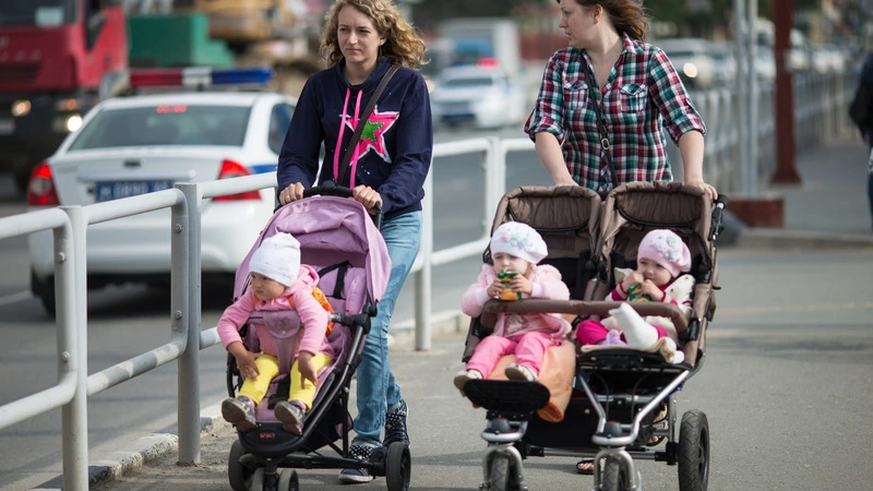 Что положено сахалинским семьям с детьми? Инфографика