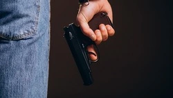 В Приморье группа вооруженных подростков едва не убила мужчину