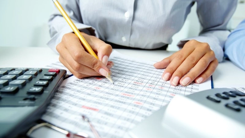 Бухгалтера из Долинского района осудили за махинации с контрактом