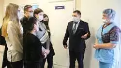 Ученикам медицинского класса в Корсакове показали, как работает сельский ФАП