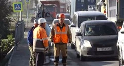 Дорогу на переулке Отдаленном переделают по поручению мэра Южно-Сахалинска