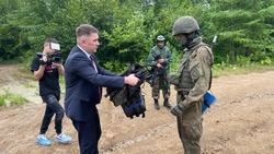 Депутаты Сахалинской области передали островным бойцам новые комплекты амуниции