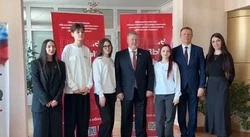 Депутат Госдумы РФ от Сахалина Карлов посетил с рабочей поездкой Холмский район