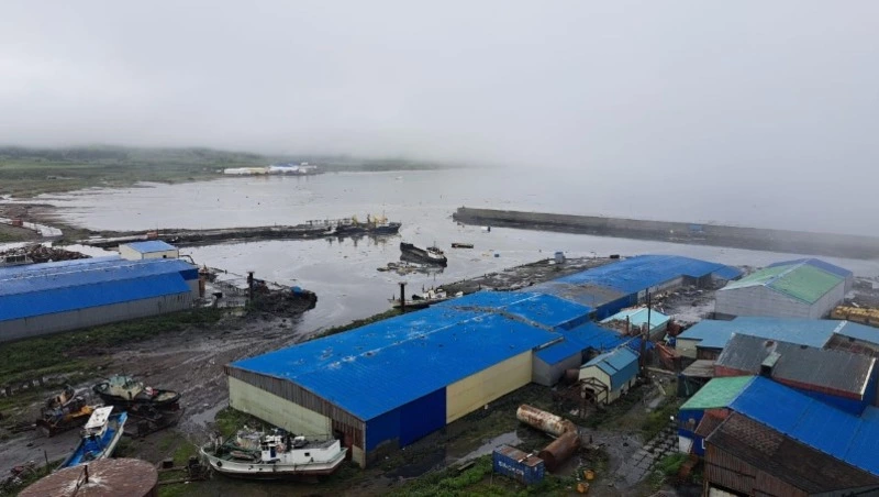 Жители Северо-Курильска вернулись в свои квартиры после мощного землетрясения и цунами