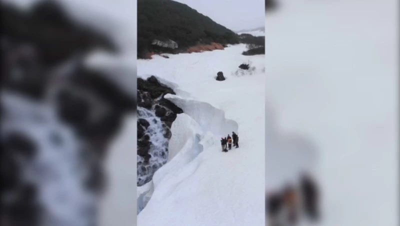 «Эпичный поход»: туристам показали долину водопадов на Курилах