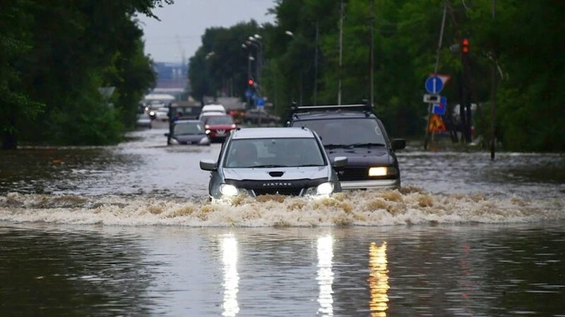 На Сахалинскую область идут тропические ливни из Приморья