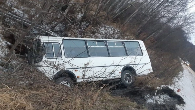 В УМВД рассказали детали ДТП с пассажирским автобусом в Тымовском районе