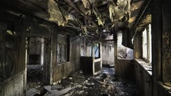 Суд обязал поронайца оплатить ремонт запущенной муниципальной квартиры