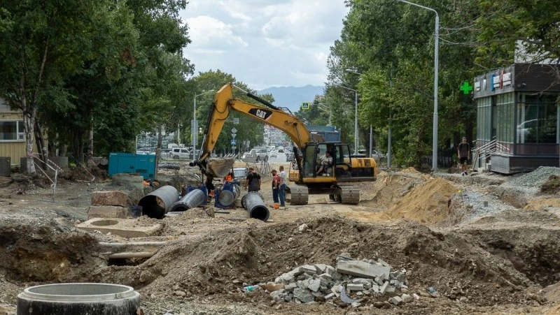 Срыв ремонта на Хабаровской в Южно-Сахалинске грозит «кадровыми решениями»