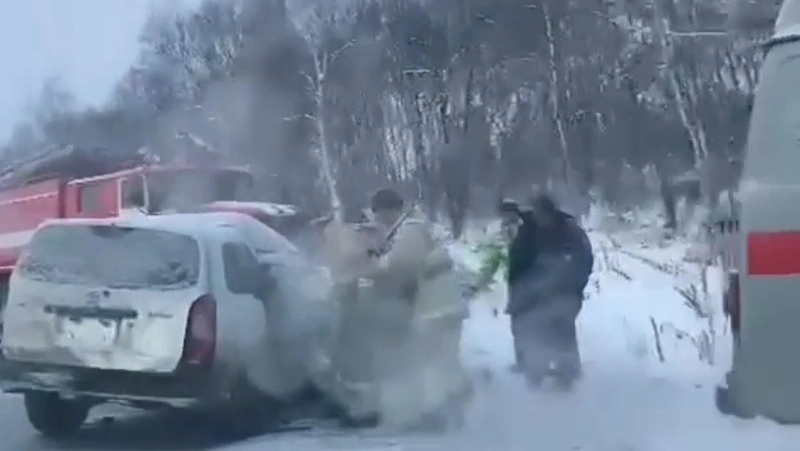 На заснеженной трассе в Аниву массовые ДТП: есть жертвы