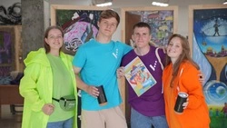 Цвета мерча всероссийского форума «ОстроVа» представила дирекция мероприятия