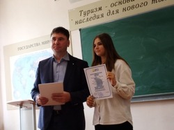 Без волонтеров никак: помощникам фестиваля «Сахалинский лед» вручили награды