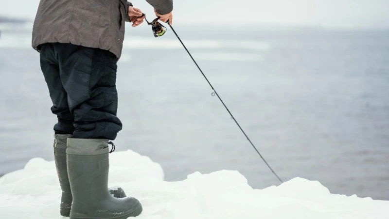 За чей счет банкет? — За февраль на Сахалине спасатели эвакуировали полтысячи рыбаков-«мамонтят»