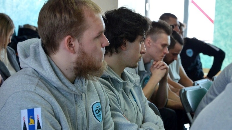 Хоккеисты «Сахалина» закончат сезон домашними сборами