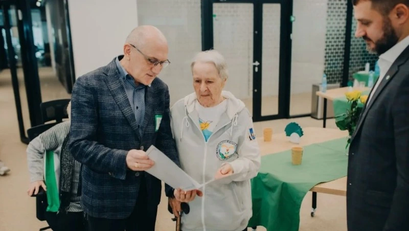 «Серебряные» волонтеры Сахалина получили награды