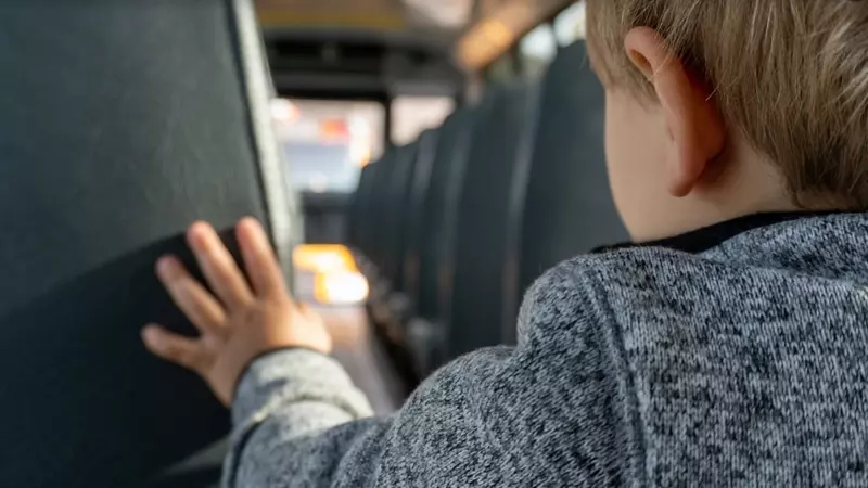 Для водителей и кондукторов придумали наказание за высадку детей-безбилетников из автобусов