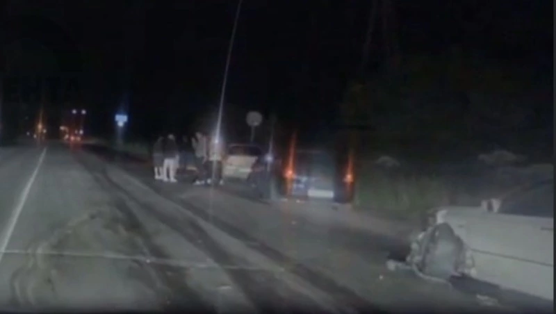 Две «Тойоты» и «Ниссан» столкнулись на корсаковской трассе