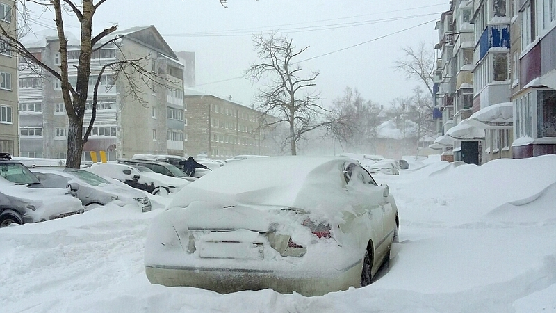 Доживем до весны: мэрия Холмска проверит «рассыпавшиеся» после ремонта дворы