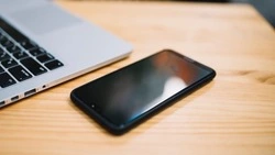 Житель Южно-Сахалинска украл в гостях у знакомой сразу два телефона