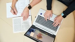 Бесплатный обновленный онлайн-курс для педагогов Сахалина запустил Сферум