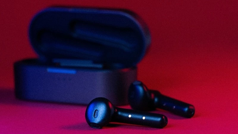 Наушники за 30 тысяч рублей «ушли» в карман уборщицы в Южно-Сахалинске