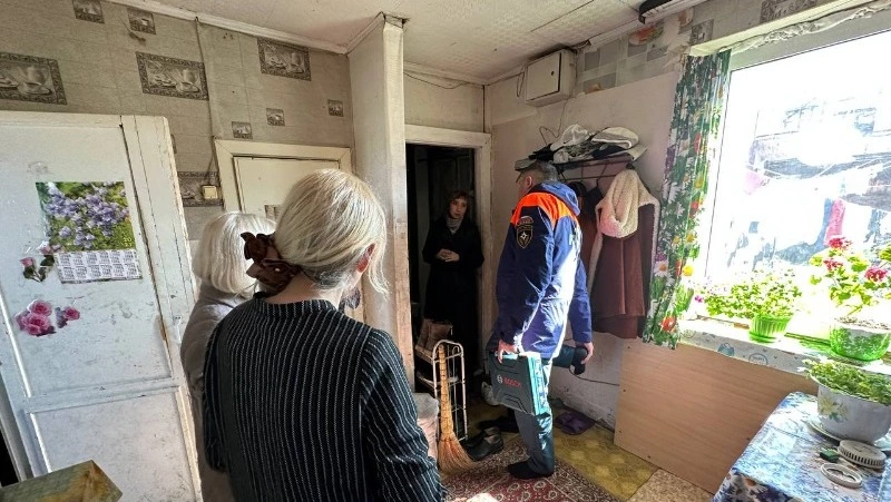 Многодетной семье в Южно-Сахалинске установили противопожарный датчик 27 апреля