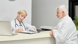 Как записаться к врачу по полису ОМС: памятка для жителей Сахалина