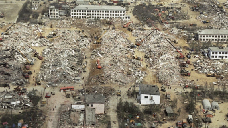 25 лет нефтегорскому землетрясению: Лимаренко выразил соболезнования всем, кого коснулась трагедия