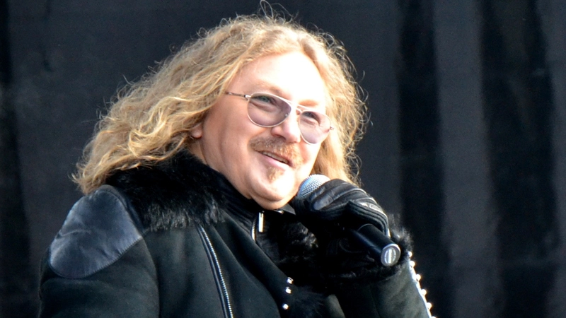 Певец Игорь Николаев подарил сахалинской библиотеке 100 тысяч рублей