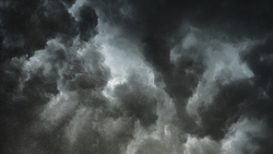 Дети не пошли в школу на Курилах — там шторм и ливень