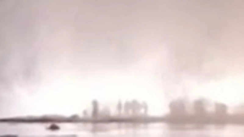 Сотрудники МЧС доставили на берег 170 рыбаков с дрейфующей льдины на Сахалине