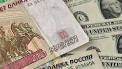 Аналитик предсказал рост доллара до 120 рублей к концу 2023 года