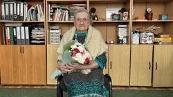 Жительницу блокадного Ленинграда поздравили с 82-летием со дня освобождения города-героя