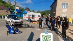 Водитель Toyota Rav 4 сбил 17-летнего мотоциклиста и его пассажира в Невельске 