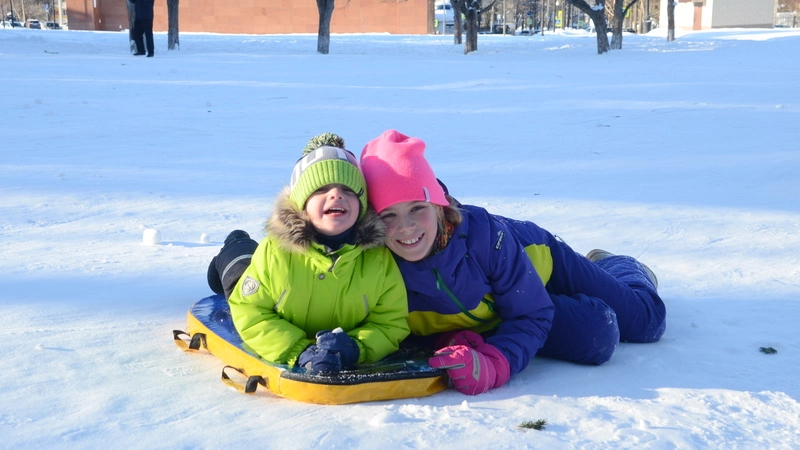 Новогодние каникулы в Южно-Сахалинске: эстафеты в ботинках, гости из Армении и веселые бабушки