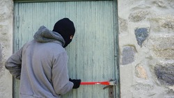 Дачные воры набрали на участках имущества почти на 50 тысяч рублей в Александровске-Сахалинском