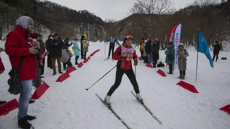 Звезды фестиваля «Утро Родины» поддержали «Забег добра» в Холмске