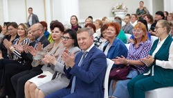 Мэр Надсадин поздравил сотрудников южно-сахалинских детсадов с профпраздником